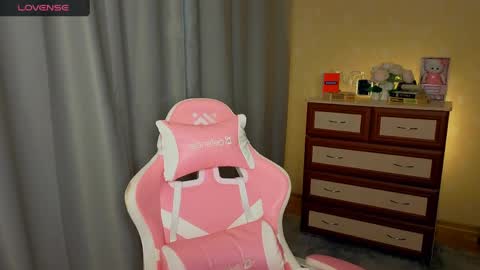 mili online show from April 24, 10:28 am