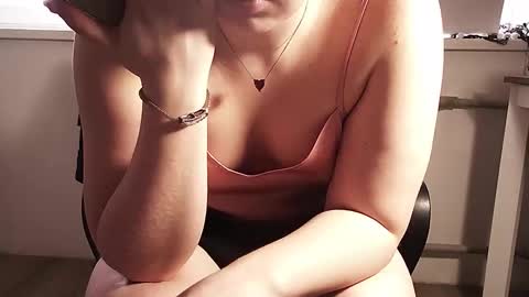 cutie_peach online show from April 5, 1:41 pm