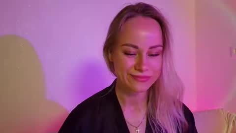 cutie_xoxo_ online show from June 19, 7:06 pm