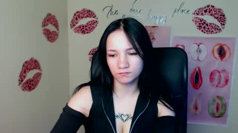 Emma online show from April 23, 12:29 pm