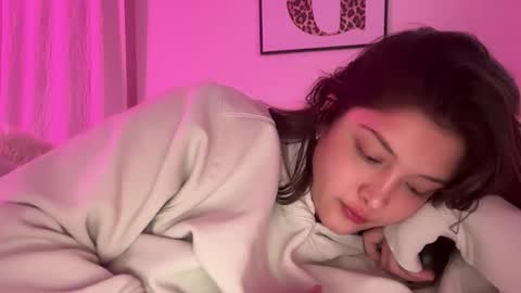 Cutieoggg420 online show from November 20, 9:36 pm