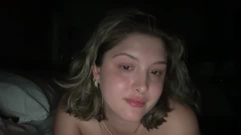 Snapshot of cutieoggg420 chatting on May 5, 2:41 am Cutieoggg420 online show from May 5, 2:41 am