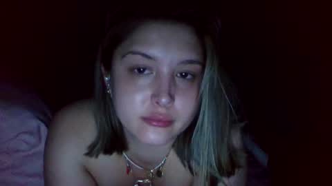 Snapshot of cutieoggg420 chatting on May 14, 6:31 am Cutieoggg420 online show from May 14, 6:31 am