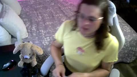 Snapshot of cutiepiescarlett chatting on May 7, 3:01 am cutiepiescarlett online show from May 7, 3:01 am