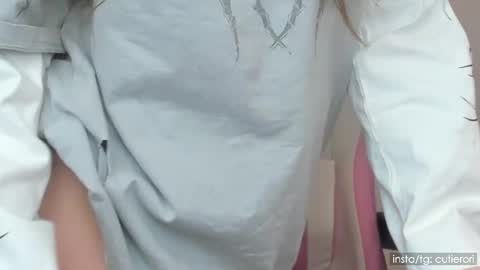 Snapshot of cutierori chatting on December 12, 4:04 am Rori  Instagram cutierori  online show from December 12, 4:04 am