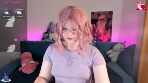 Snapshot of cutiesue chatting on December 7, 11:12 pm CutieSue online show from December 7, 11:12 pm