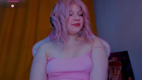 CutieSue online show from April 23, 12:01 am