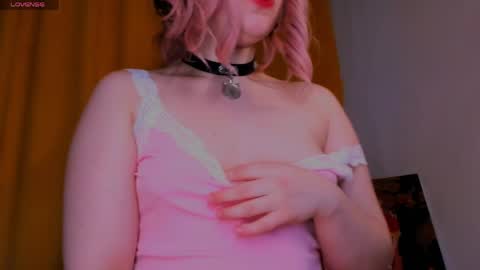Snapshot of cutiesue chatting on April 28, 12:53 am CutieSue online show from April 28, 12:53 am