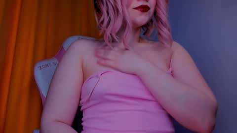 Snapshot of cutiesue chatting on May 7, 5:57 am CutieSue online show from May 7, 5:57 am