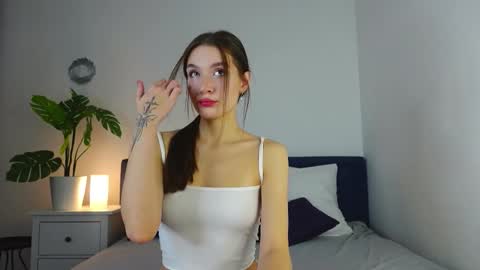 Vivienne online show from November 4, 5:50 am