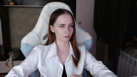 Cutti Crystal online show from February 19, 4:14 pm