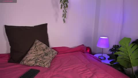 Laura online show from March 28, 11:10 am