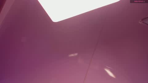 Laura online show from March 31, 11:10 am