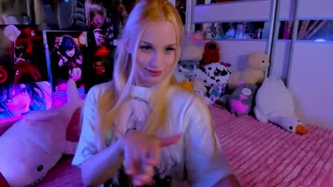 Nora online show from September 13, 8:19 pm