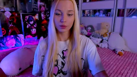 Snapshot of cuttie_ponyy chatting on October 28, 9:17 pm Nora online show from October 28, 9:17 pm