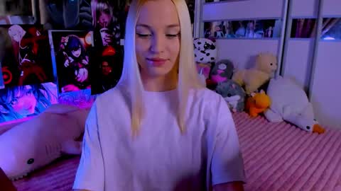 Snapshot of cuttie_ponyy chatting on February 8, 9:18 pm Nora online show from February 8, 9:18 pm