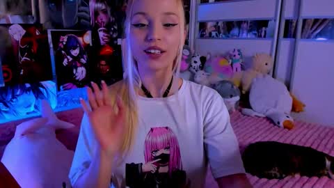 Snapshot of cuttie_ponyy chatting on March 11, 9:32 pm Nora online show from March 11, 9:32 pm