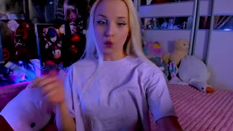 Snapshot of cuttie_ponyy chatting on May 26, 8:27 pm Nora online show from May 26, 8:27 pm