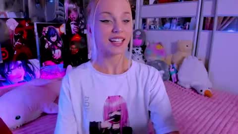 Snapshot of cuttie_ponyy chatting on June 20, 8:33 pm Nora online show from June 20, 8:33 pm