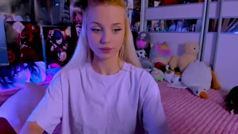 Snapshot of cuttie_ponyy chatting on July 25, 8:17 pm Nora online show from July 25, 8:17 pm