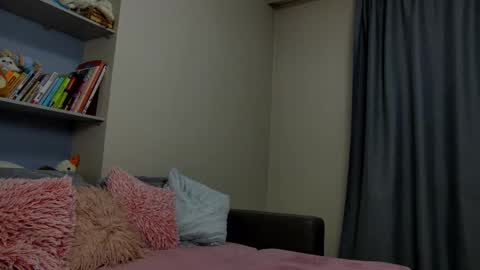 Snapshot of cuttiebunny chatting on February 20, 12:19 am cuttiebunny online show from February 20, 12:19 am