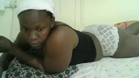 Snapshot of cuty_cindy chatting on December 4, 9:23 pm Cuty online show from December 4, 9:23 pm