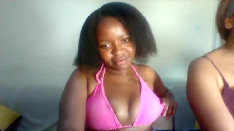 Snapshot of cuvy_babe chatting on August 6, 4:31 pm cuvy_babe online show from August 6, 4:31 pm