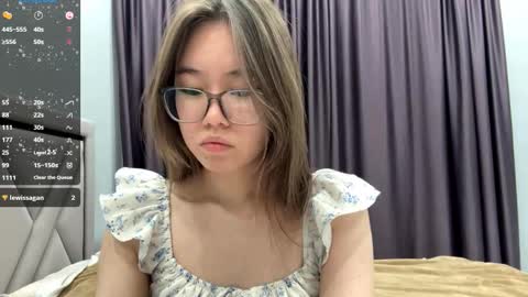 Akemi online show from October 14, 8:26 am