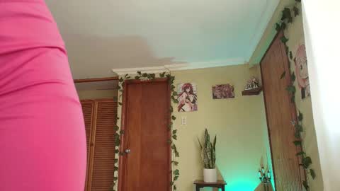 Camila online show from December 18, 2:45 pm