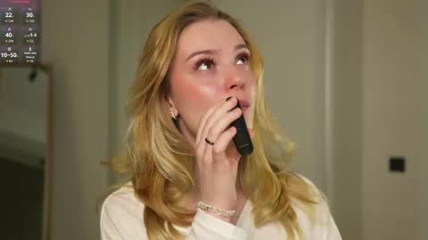 EMILY online show from November 28, 4:53 pm