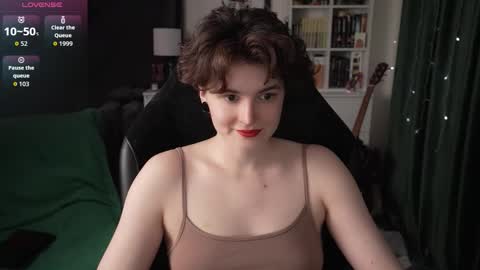 Snapshot of cybersamuraii chatting on October 10, 8:08 pm Helen Blossom online show from October 10, 8:08 pm