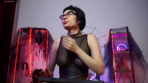 Lily Goddess online show from November 9, 3:27 am