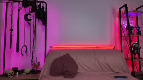Snapshot of cyberxgoddess_ chatting on June 4, 3:12 am Lily Goddess online show from June 4, 3:12 am