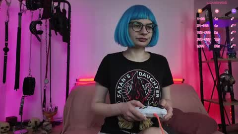 Snapshot of cyberxgoddess_ chatting on June 6, 9:58 am Lily Goddess online show from June 6, 9:58 am