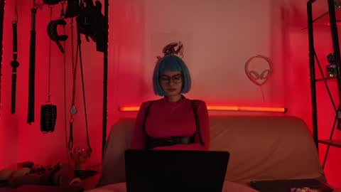 Snapshot of cyberxgoddess_ chatting on June 10, 1:39 am Lily Goddess online show from June 10, 1:39 am