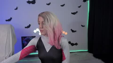 Snapshot of cyberzoe chatting on October 19, 11:33 am  cyber zoe   online show from October 19, 11:33 am