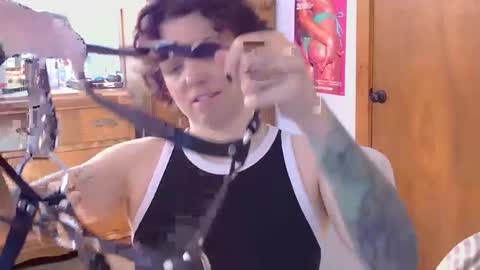 Snapshot of cyborgdyke chatting on October 31, 3:02 pm cyborgdyke online show from October 31, 3:02 pm