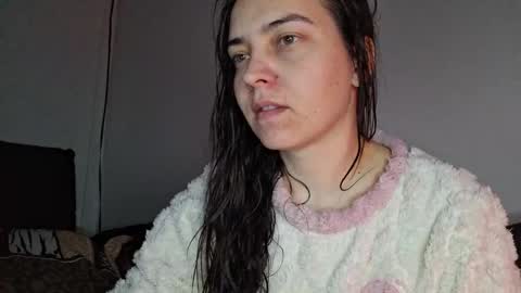 Snapshot of cyndee_winter chatting on December 16, 10:24 pm Cyndee Winter online show from December 16, 10:24 pm