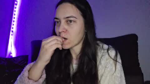 Snapshot of cyndee_winter chatting on December 17, 11:38 pm Cyndee Winter online show from December 17, 11:38 pm