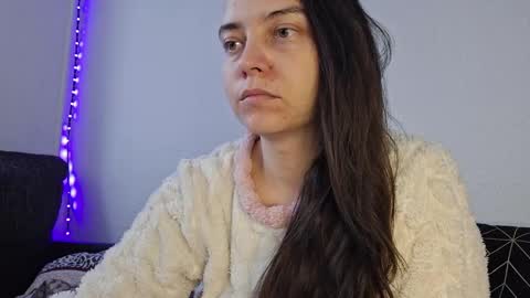 Snapshot of cyndee_winter chatting on December 21, 11:44 am Cyndee Winter online show from December 21, 11:44 am