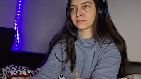 Snapshot of cyndee_winter chatting on December 22, 9:53 pm Cyndee Winter online show from December 22, 9:53 pm