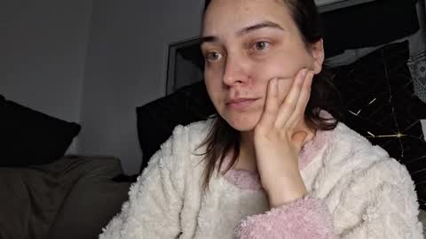 Snapshot of cyndee_winter chatting on January 2, 8:46 pm Cyndee Winter online show from January 2, 8:46 pm