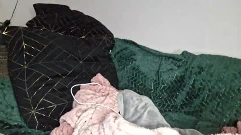 Snapshot of cyndee_winter chatting on March 2, 5:04 pm Cyndee Winter online show from March 2, 5:04 pm