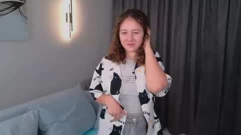 Lola online show from October 21, 2:07 pm