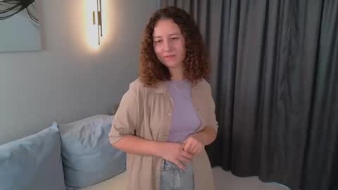 Lola online show from October 26, 1:39 pm