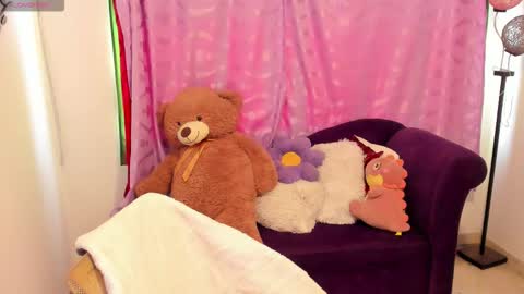 Cynthia online show from October 18, 2:07 pm