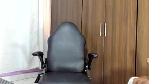 Snapshot of cyntia_wood chatting on February 6, 4:25 pm cyntia online show from February 6, 4:25 pm