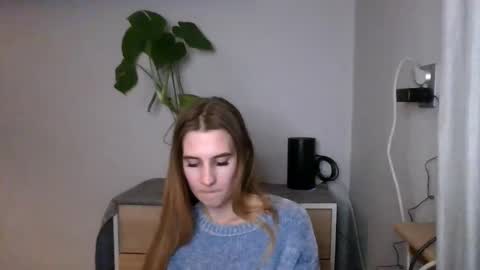 CyntiaNatural online show from December 12, 7:04 pm