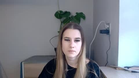 CyntiaNatural online show from February 5, 7:18 am