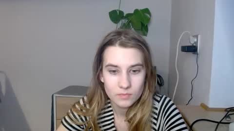 CyntiaNatural online show from March 9, 4:33 pm